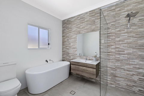 Spacious Living On Victoria - New South Wales Tourism  1