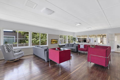 Spacious Living On Victoria - New South Wales Tourism  2