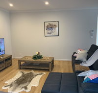 Spacious Rooms Home-Stay with Free Wifi
