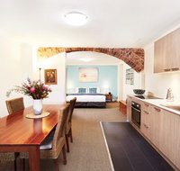 Spacious Studio With Courtyard and Extra Beds - New South Wales Tourism 