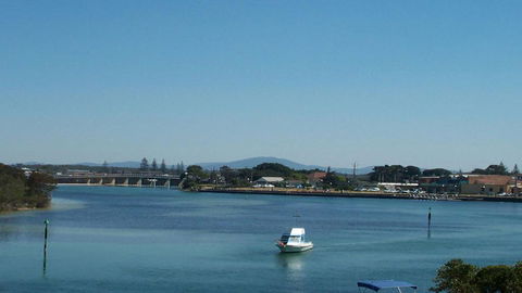 Spinnaker 102 - On The Lake! - New South Wales Tourism  1