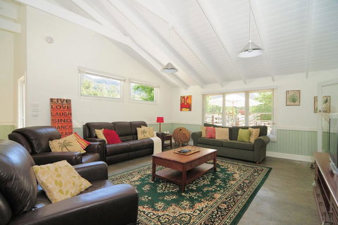 Spring Grove Dairy - Picturesque Views! - New South Wales Tourism  3