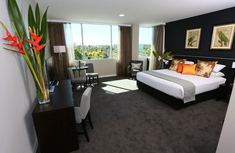 Springfield Lakes Boutique Hotel - New South Wales Tourism  1