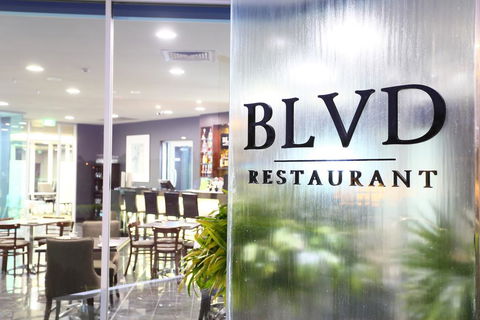 Springfield Lakes Boutique Hotel - New South Wales Tourism  3