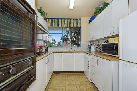 St Tropez Unit 9 - The Entrance, NSW - New South Wales Tourism  3