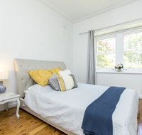 Stay at Meurant Wagga - New South Wales Tourism 