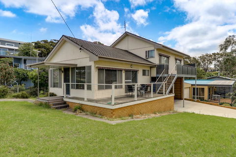 Stradbroke - New South Wales Tourism  0