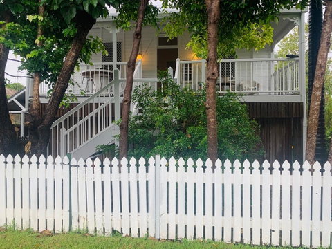 Stranded In Oz Stay In Relaxing Environment, FREE WIFI, NETFLIX, POOL, AIR CON - New South Wales Tourism  0