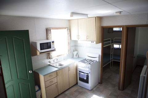 Strayleaves Caravan Park - New South Wales Tourism  3