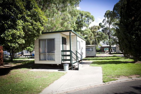 Strayleaves Caravan Park - New South Wales Tourism  1