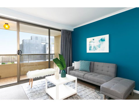 Striking And Super Convenient Studio With Balcony - New South Wales Tourism  3