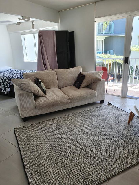 Studio Apartment Mooloolaba Beach Holiday Management - New South Wales Tourism  1