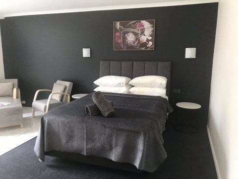 Studio Apartment No 31 - New South Wales Tourism  0