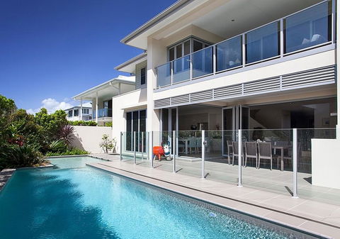 Stunning Beachside Home Minutes From Coolum Beach - New South Wales Tourism  0
