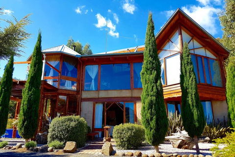 STUNNING HOME WITH AMAZING VIEWS - Just 20 Mins To The City And Only 10 To MONA! - New South Wales Tourism  3