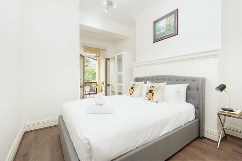 STUNNING SYDNEY HOME 11 - New South Wales Tourism  1