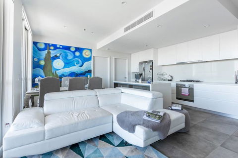 Stunning Urban Apt Wt Parking Near CBD & Airport - New South Wales Tourism  2