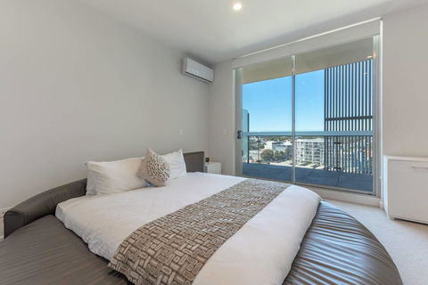 Stunning Urban Apt Wt Parking Near CBD & Airport - New South Wales Tourism  3
