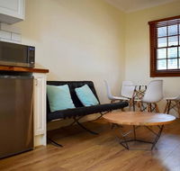 Stylish Cute Cottage in McMahons Point