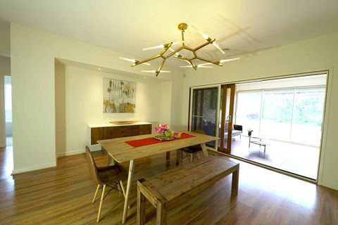 Stylish Luxe House For Big Group Near Shopping Center - New South Wales Tourism  3