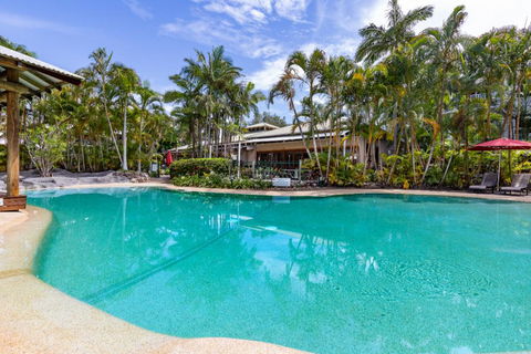 Stylish Tropical Oasis Apartment With Hot Tub And Four Pools - New South Wales Tourism  1