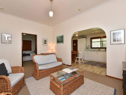 Summerfield Cottage - Hunter Valley, Renovated House In Central North Rothbury - New South Wales Tourism  3
