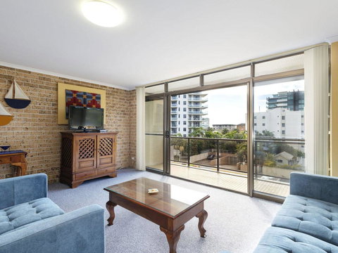 Sundek 18 - New South Wales Tourism  1