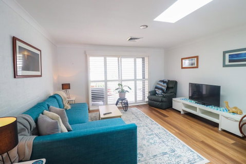 Sunflower Villa In Raffertys Resort - New South Wales Tourism  2