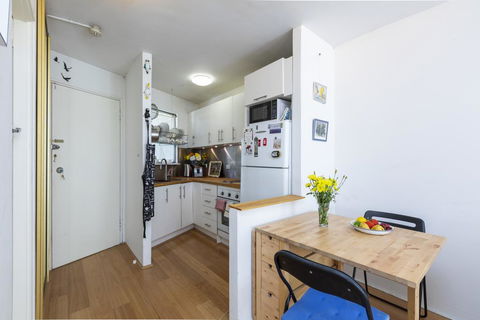 Sunlit Studio In The Trees, Walk To The Beach - New South Wales Tourism  3