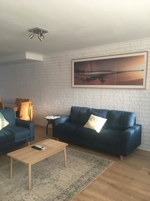 Sunlit Townhouse - New South Wales Tourism  0