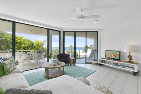 Sunny And Spacious Sunshine Beach - New South Wales Tourism  2