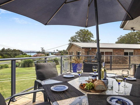 SunRay On Orama - Spacious With Great Views - New South Wales Tourism  0