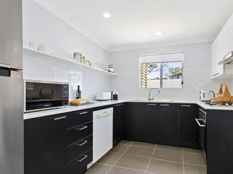 Sunset Beach - Situated Between Two Beaches And A Lake - New South Wales Tourism  2