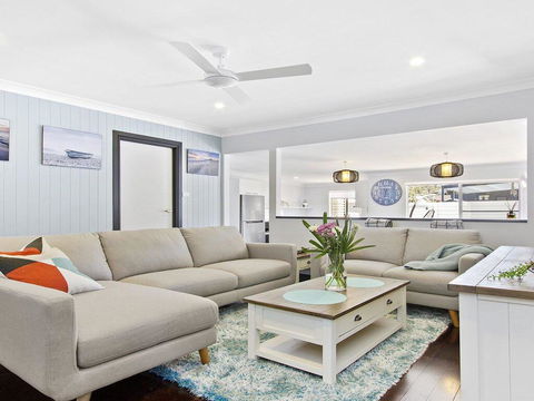 Sunset Beach - Situated Between Two Beaches And A Lake - New South Wales Tourism  0