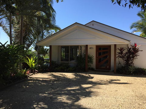 Sunshine Coast Tropical Getaway - New South Wales Tourism  2