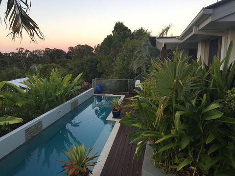Sunshine Coast Tropical Getaway - New South Wales Tourism  1