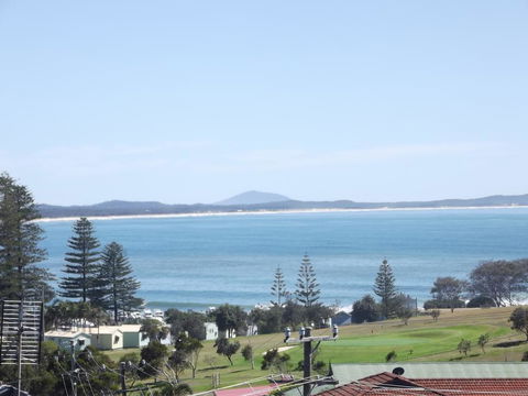 Surf Break & Ocean Break - New South Wales Tourism  0