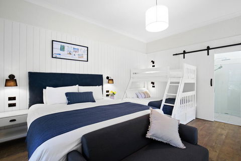 Surfaris Retreat - New South Wales Tourism  0