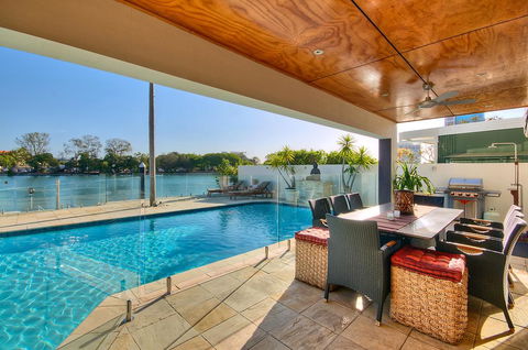 Surfers Paradise Escape - Waterfront House - New South Wales Tourism  2