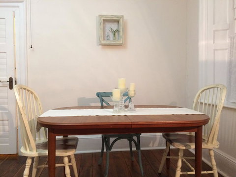 Surgeon's Cottage - New South Wales Tourism  2