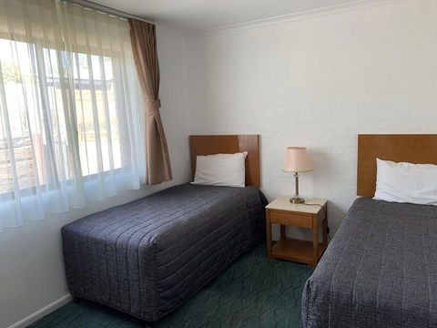 Swaggers Motor Inn - New South Wales Tourism  1