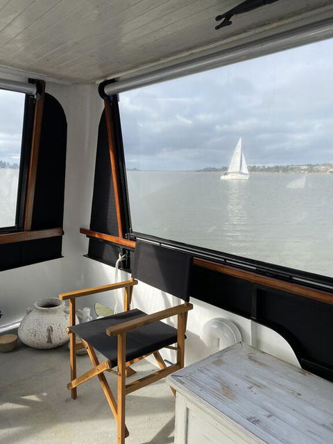 Swamp Fox Luxury 2BR Dutch Barge - New South Wales Tourism  3