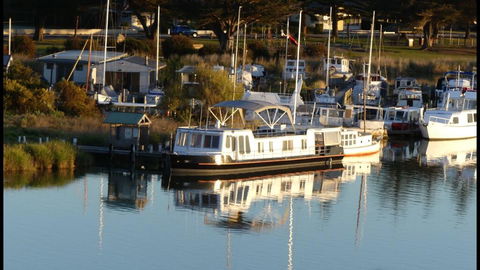 Swamp Fox Luxury 2BR Dutch Barge - New South Wales Tourism  0