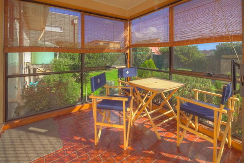 Swimmers Rest - Uninterrupted Panoramic Ocean Views - 1 Bedroom - New South Wales Tourism  3