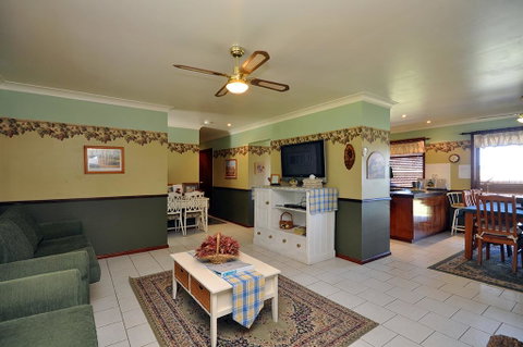Talga Escape Rothbury With Pool And Views - New South Wales Tourism  3