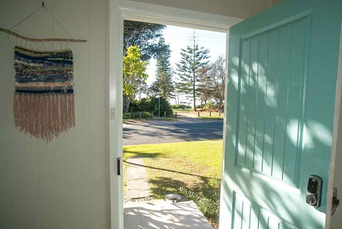 Tallowood Beachfront Cottage - New South Wales Tourism  2