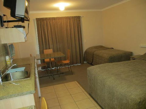 Tambo Mill Motel & Caravan Park - New South Wales Tourism  3