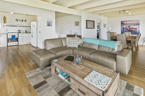 Tanjil - A Stroll From The Water In Paynesville - New South Wales Tourism  3