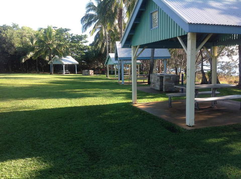 Tannum Sands Hotel / Motel - New South Wales Tourism  0