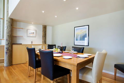 Tathra Beach House Holiday Apartments - New South Wales Tourism  2
